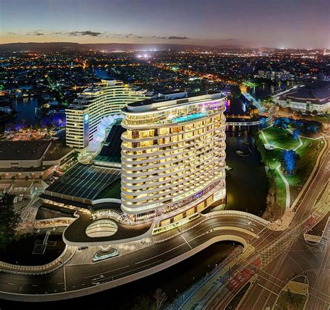 High roller fails to stop Aussie casino from suing over .